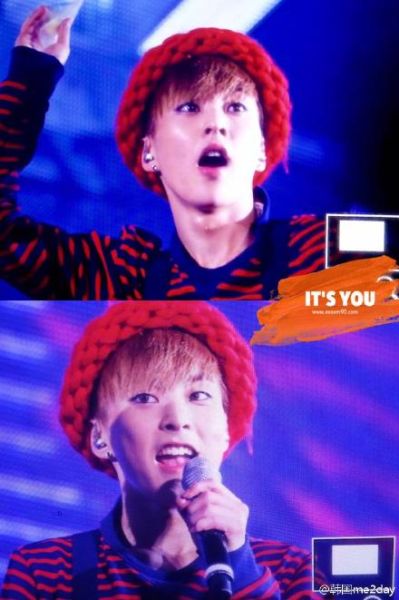 นักร้องเกาหลีก็ใส่หมวกเกาหลีด้วยไหมบิ๊กลูปนี้ สีแดงแรงฤทธิ์ น่ารักจุงเบย