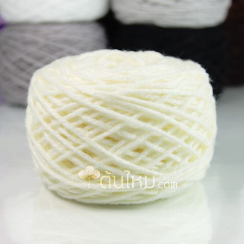 ไหมพรมเส้นใหญ่เงา 3ply สีครีมเนื้อ